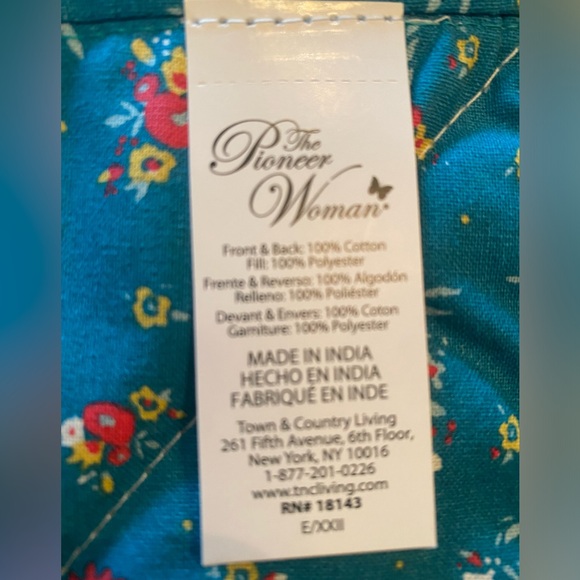 THE PIONEER WOMEN SQUARE QUILTED PLACEMAT ROSE DITSY SET OF 4 NWT - Picture 2 of 7